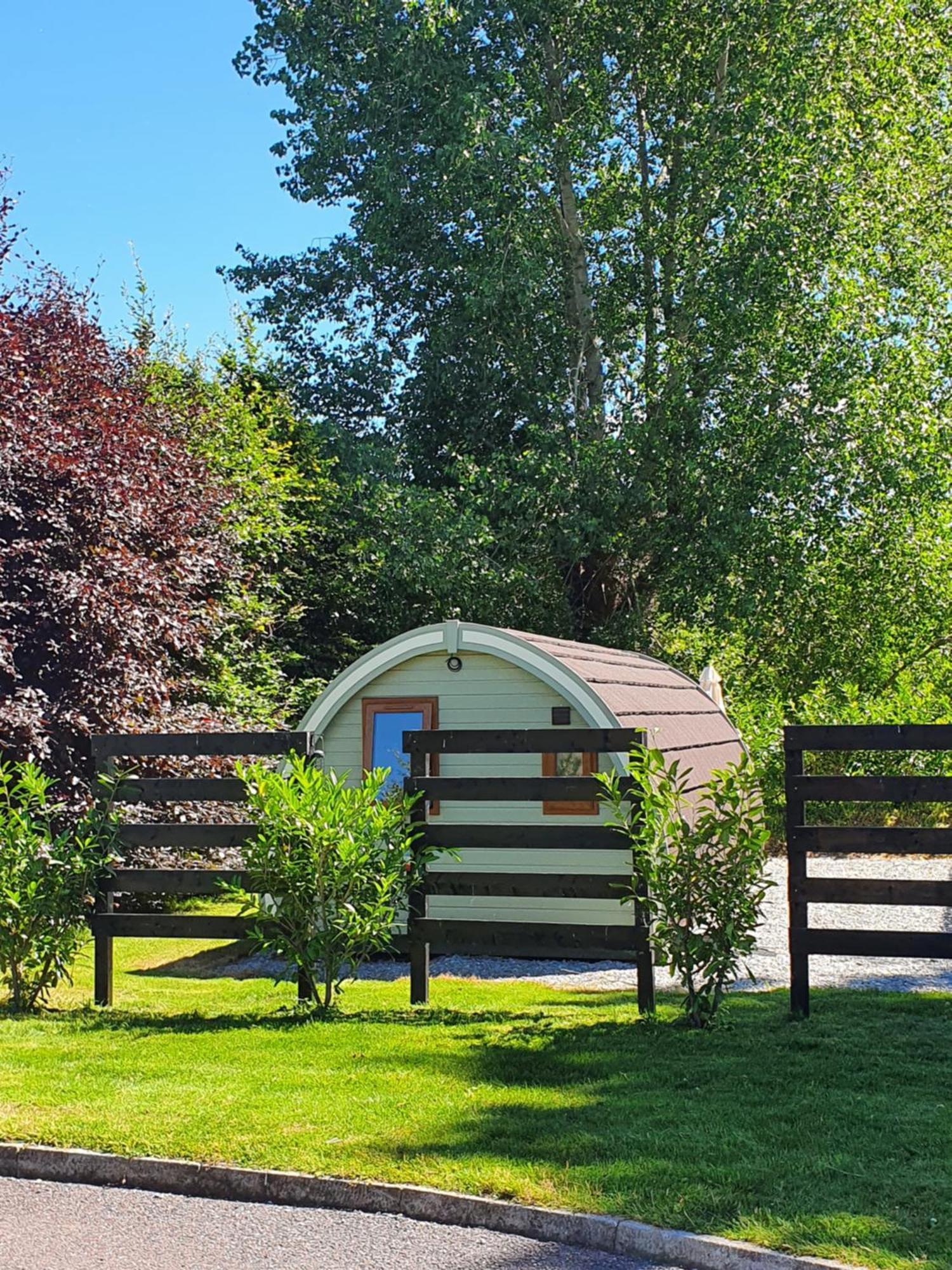 Priory Glamping Pods And Guest Accommodation キラーニー エクステリア 写真